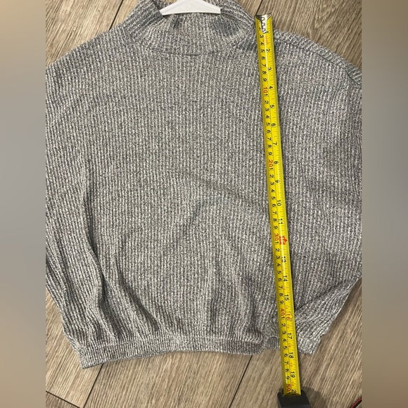 Garage Gray Crew Neck Ribbed Sweater - Picture 4 of 5